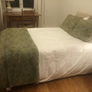 Bed Cover Paisley pattern